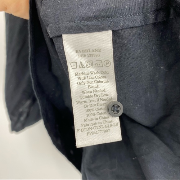 Everlane Black Blouse 8 - Picture 5 of 9